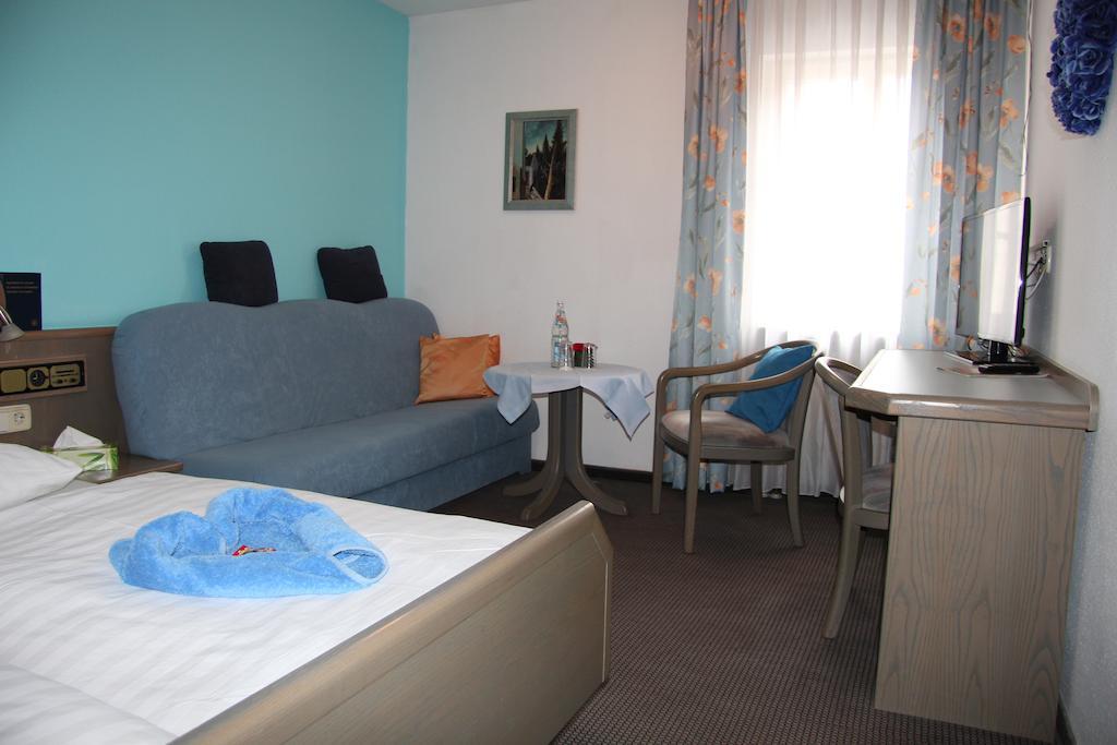 Hotel am Schloss Neuenstein Zimmer foto