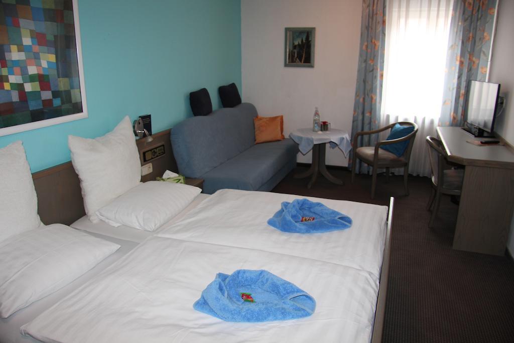 Hotel am Schloss Neuenstein Zimmer foto